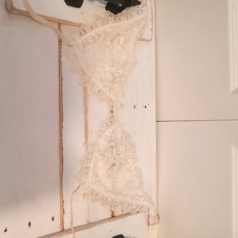 Aerie White lace over lay bralette